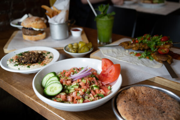 12 Chairs Williamsburg Is the Place to Brunch While Cheering on NYC Marathon Runners